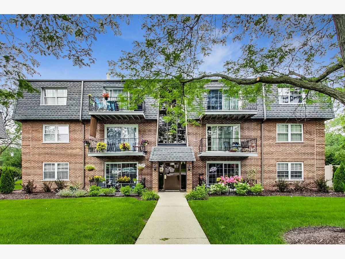 Condominiums Sold Oakwood Glen La Grange Highlands Illinois, 1110 64th