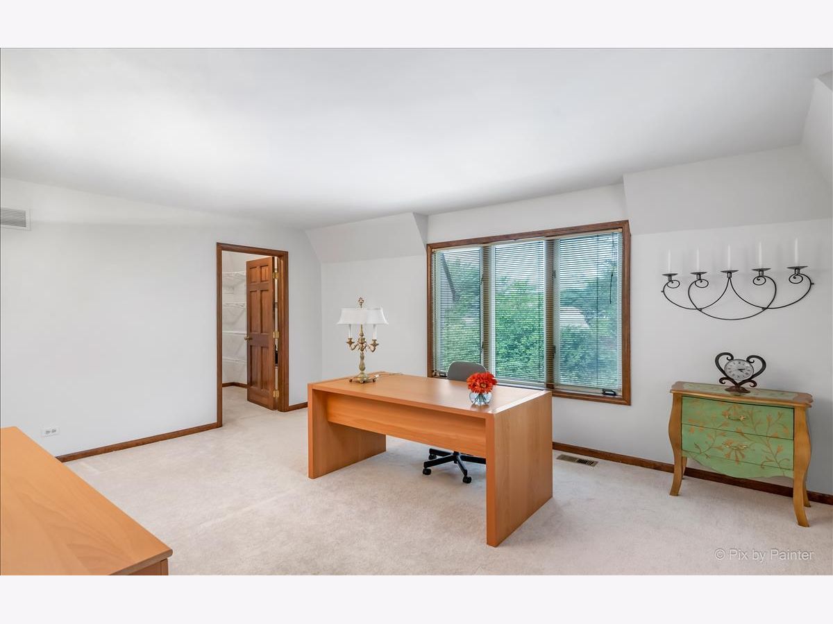 Homes & Condos & Townhomes Sold Aintree St Charles Illinois, 18 Aintree