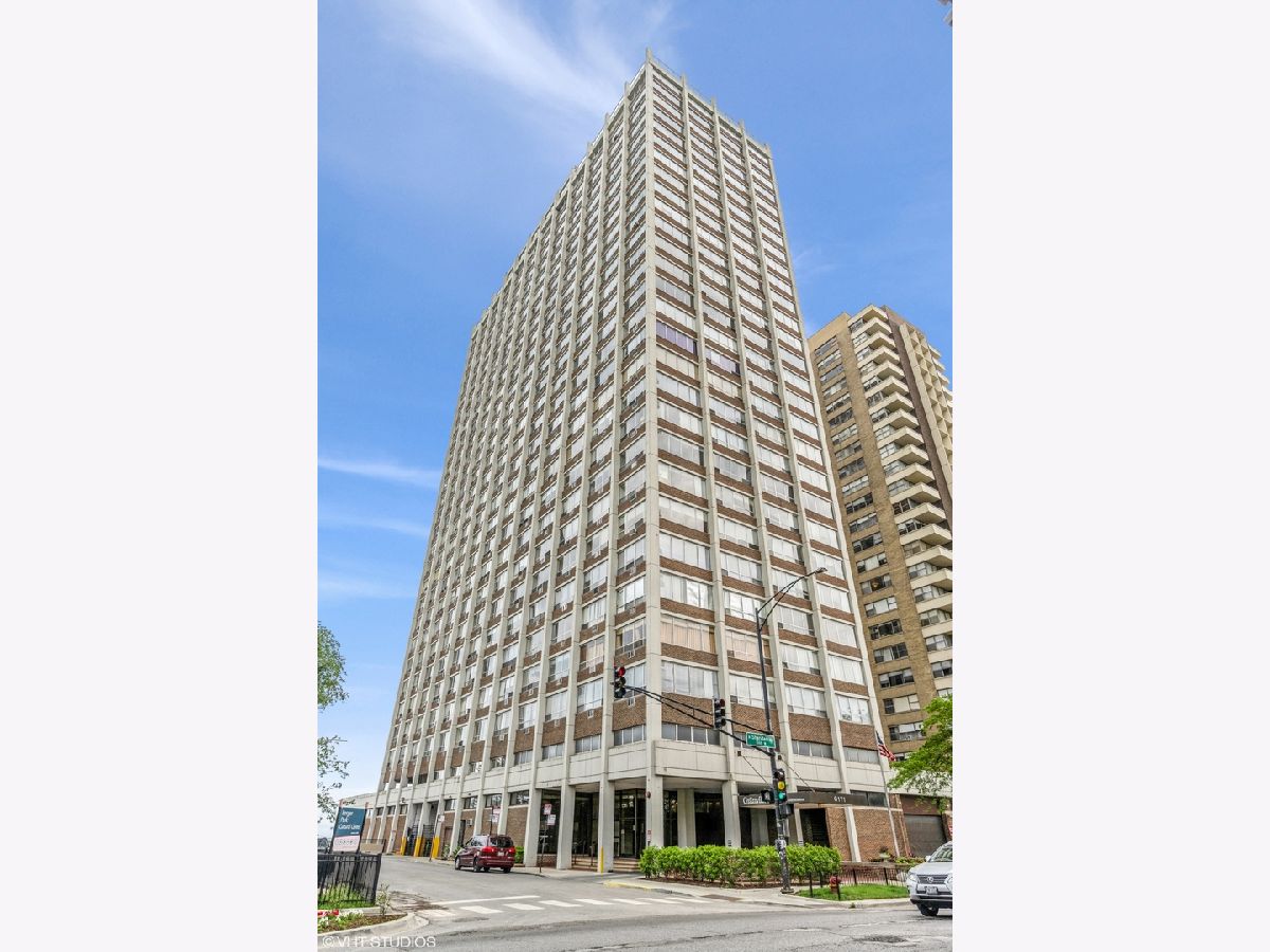 Condominiums Rented Granville Beach Chicago Illinois, 6171 Sheridan
