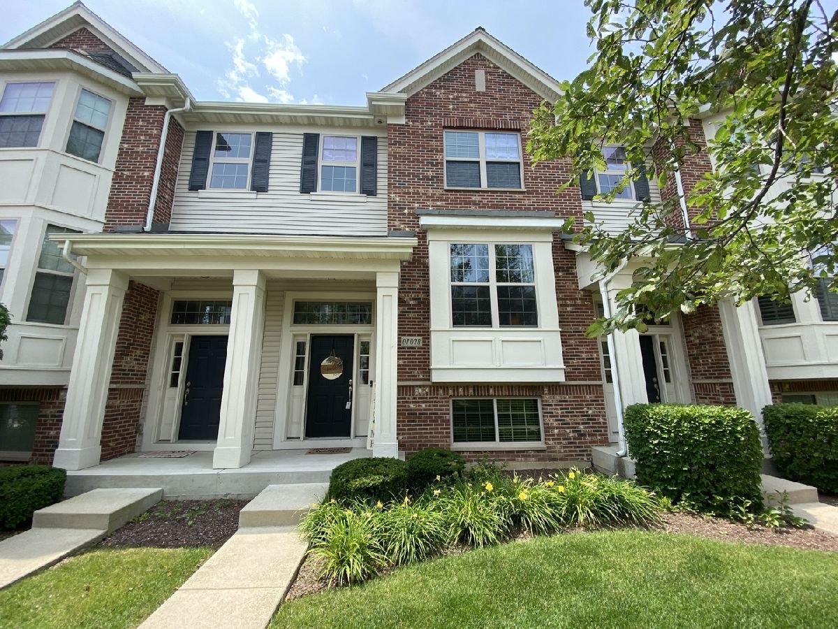 Townhomes Rented Shelburne Crossing Winfield Illinois, 0N078 Vermont