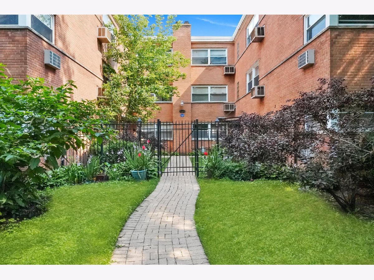 Condominiums Sold Case Court Condominiums Evanston Illinois, 617 Case