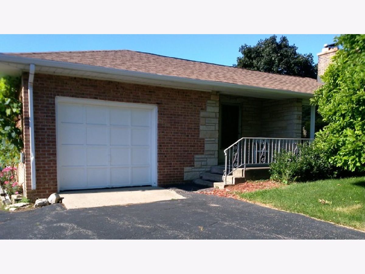 Homes Rented Ridgemont Gurnee Illinois, 4945 Ridge