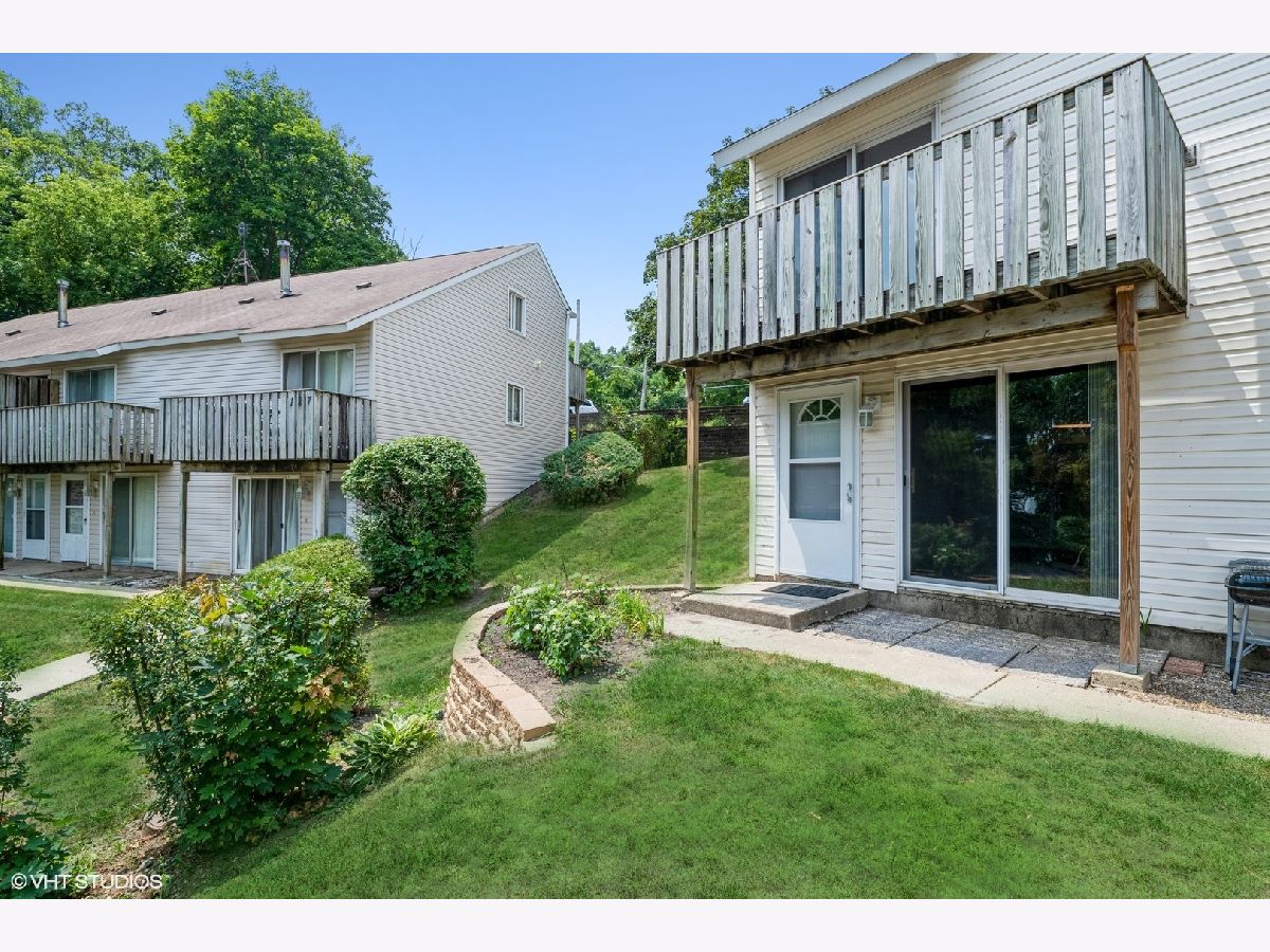 Townhomes & Condos & Homes Rented Hidden Glen Fox Lake Illinois, 131 Forest