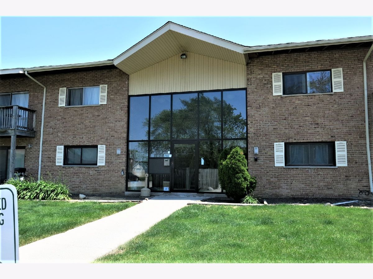 Condominiums Sold Brookdale At Darien Condominiums Darien Illinois, 7425 Brookdale
