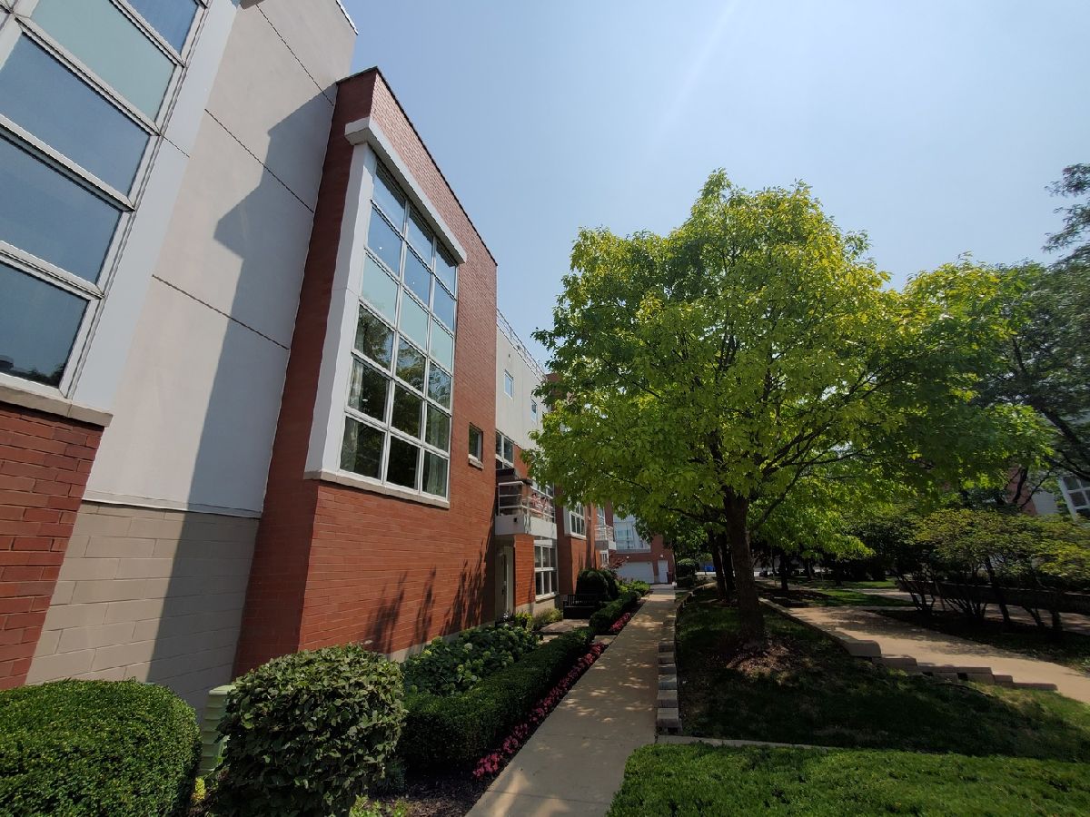 Townhomes & Homes Sold Wellington Park Chicago Illinois, 2945 Hermitage