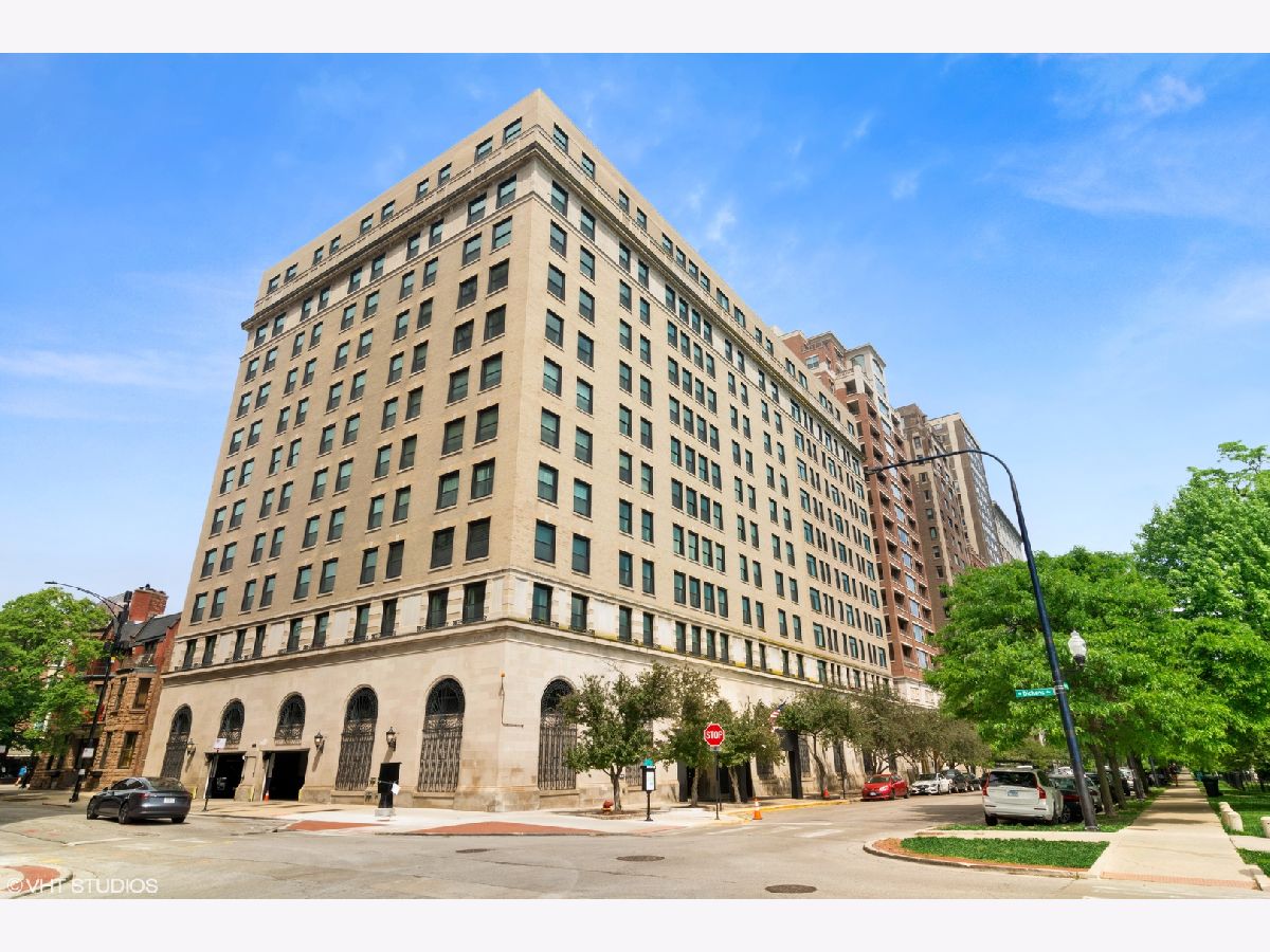 Condominiums Sold Pierre Chicago Illinois, 2100 Lincoln Park West