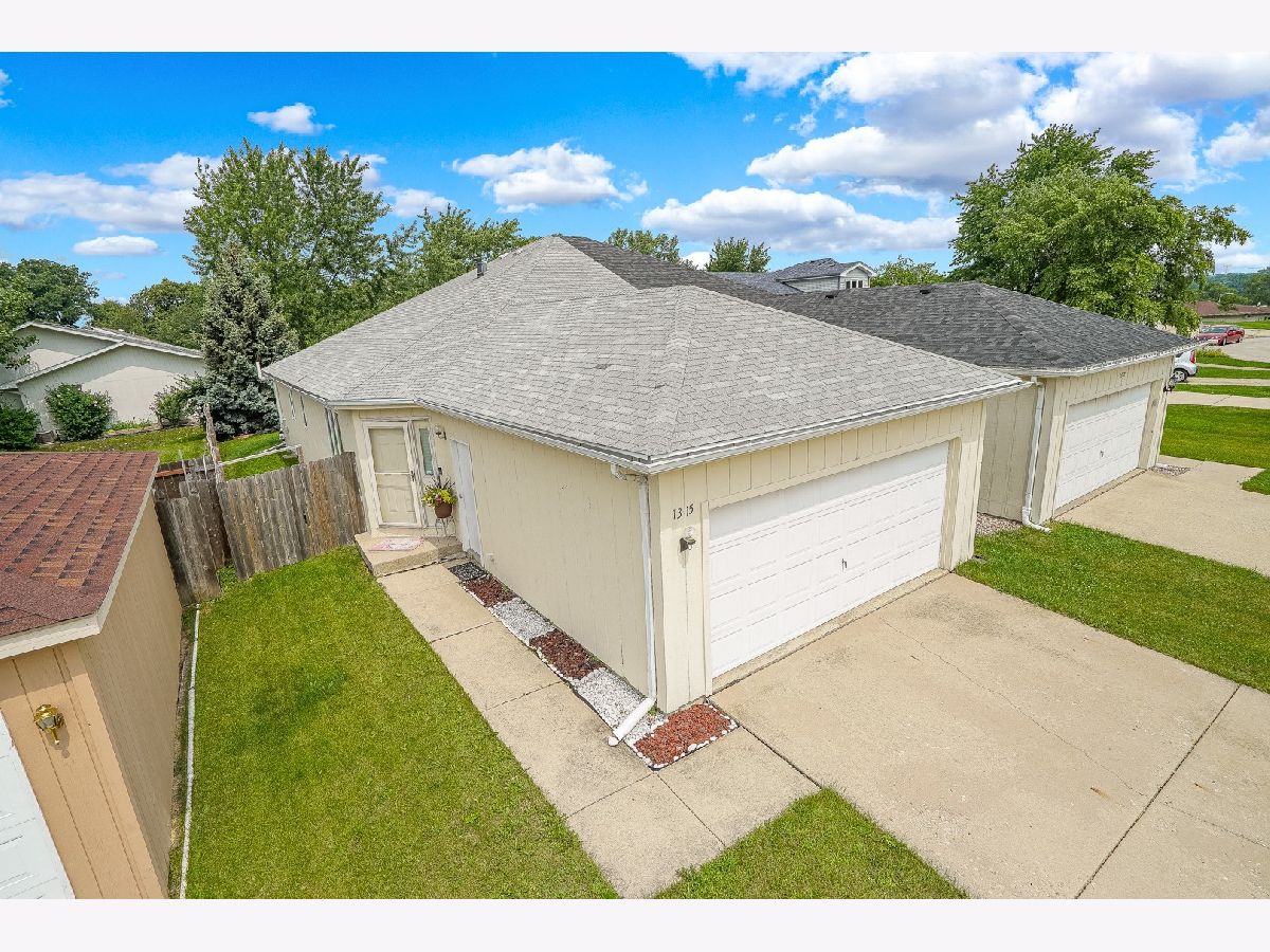 Townhomes Sold Oak Tree Village Crest Hill Illinois, 1315 Post Oak