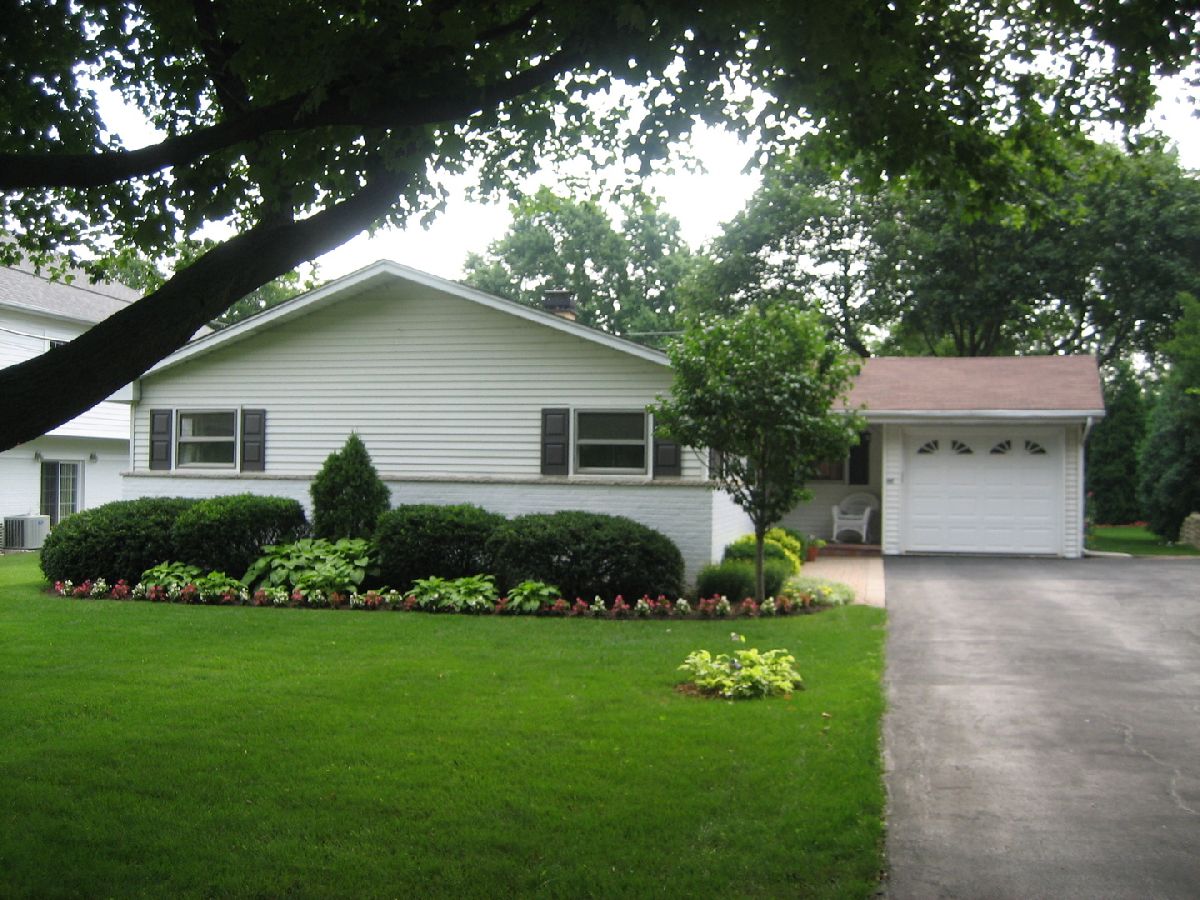 Homes Rented Loch Lomond Mundelein Illinois, 861 Beach