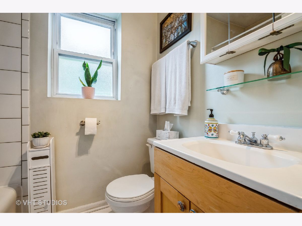 Condominiums Sold Buena Landmark Condos Chicago Illinois, 4240 Clarendon