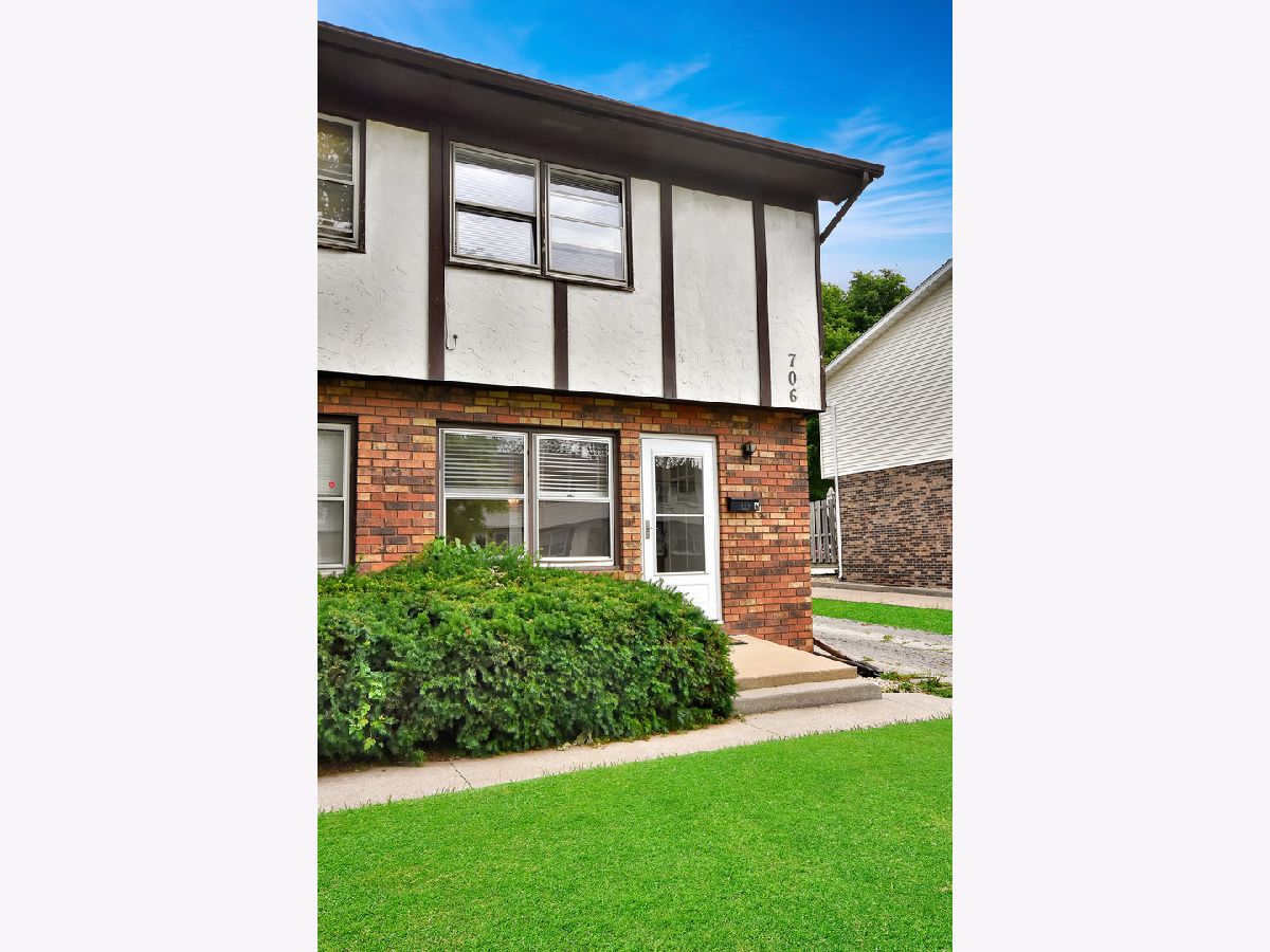 Condos & Townhomes Sold Northbrook Normal Illinois, 706 Golfcrest