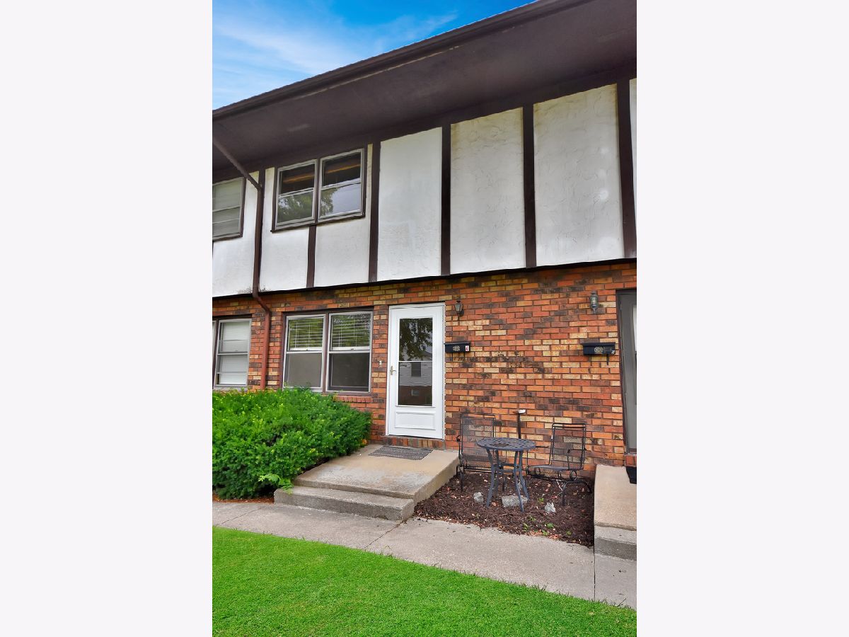Condos & Townhomes Sold Northbrook Normal Illinois, 706 Golfcrest