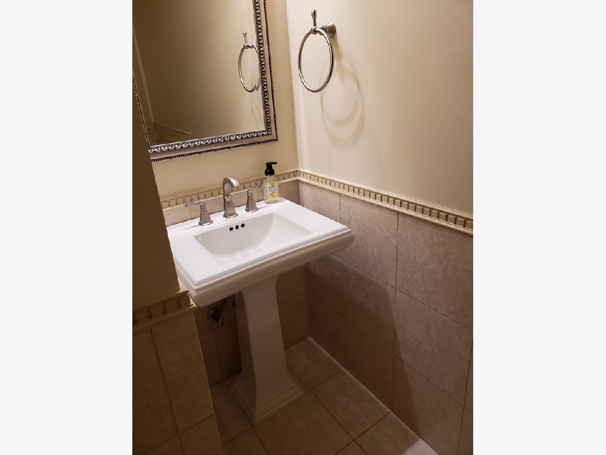 Homes & Condos & Townhomes Rented Fairway Ridge Gurnee Illinois, 6171 Golfview