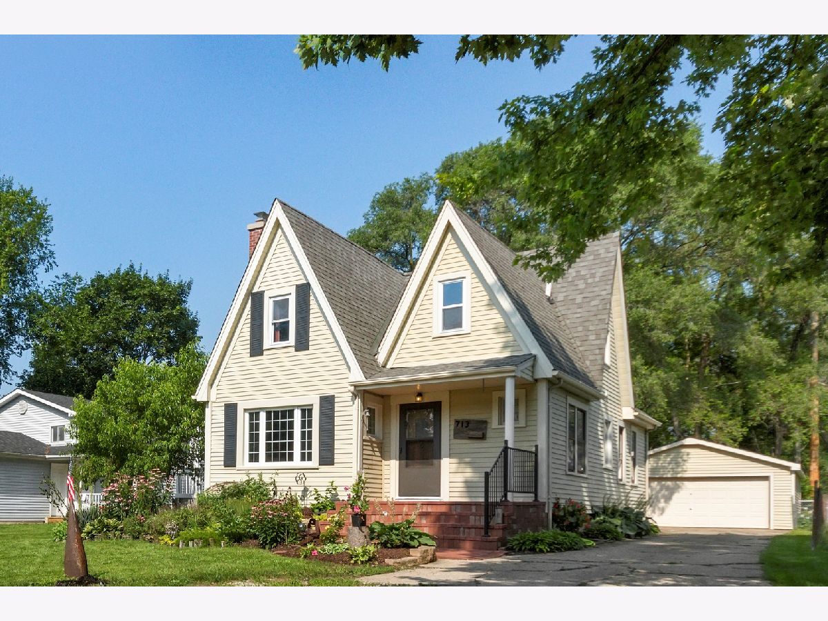 Homes Sold Colonial Village Batavia Illinois, 713 Mount Vernon