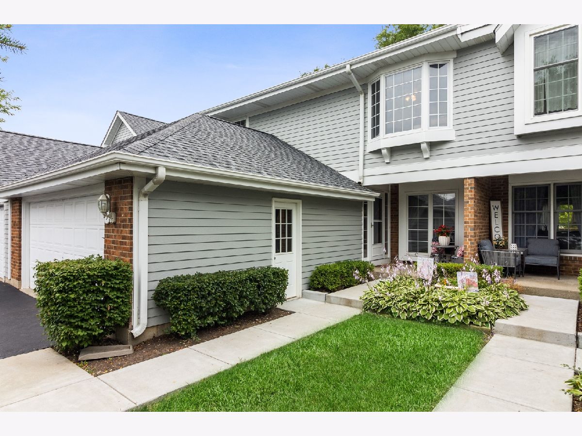 Townhomes Sold Barlina Place Crystal Lake Illinois, 885 Barlina
