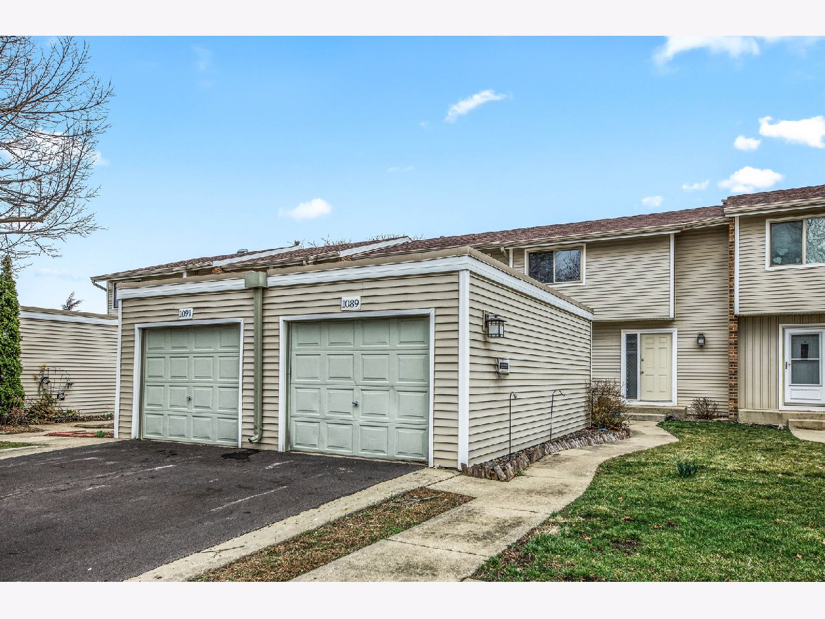 Townhomes Sold Timberlake Aurora Illinois, 1089 Rainwood