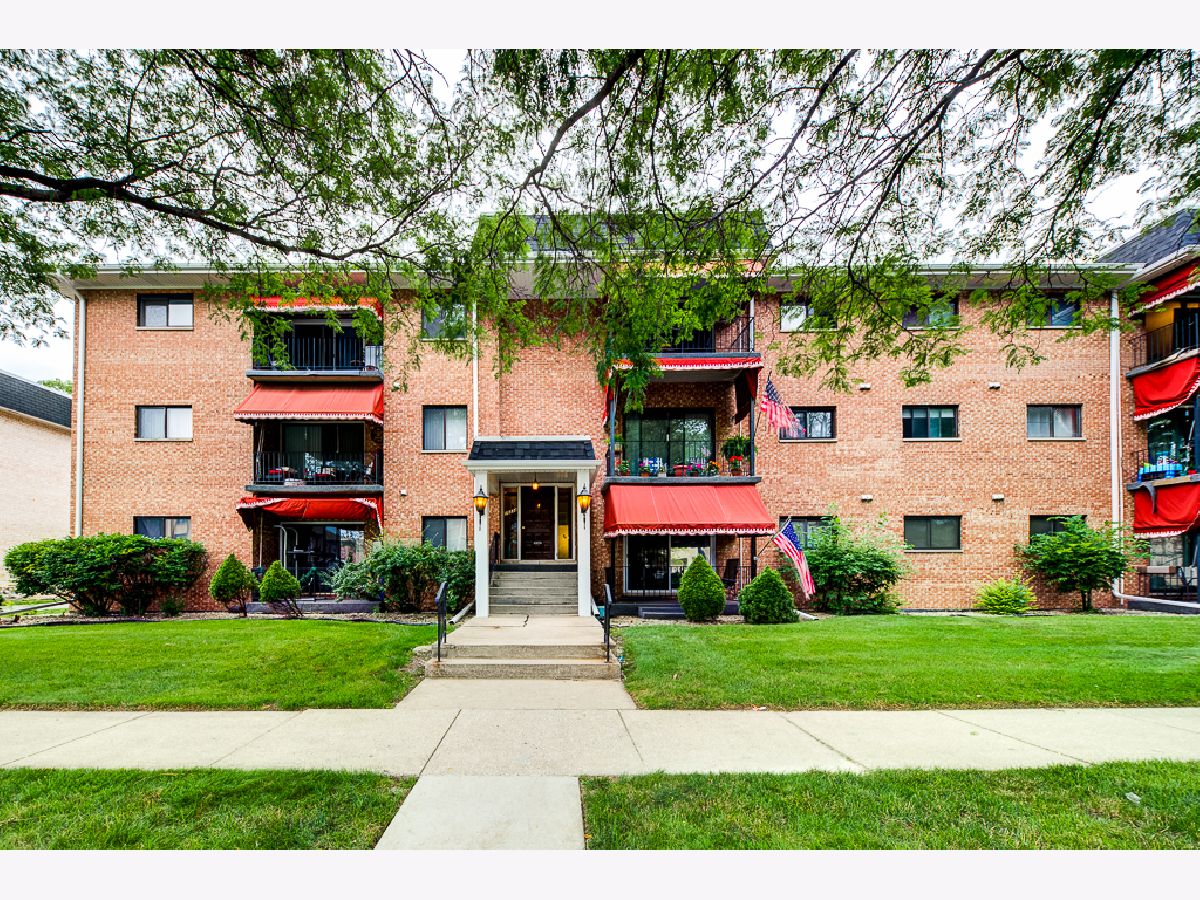 Condos & Townhomes Sold Parkside Condo Oak Lawn Illinois, 10338 Parkside