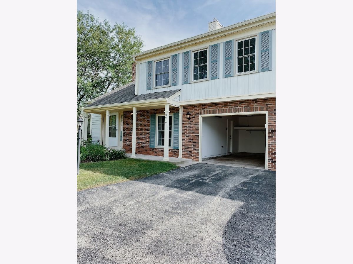 Townhomes & Condos Rented College Hill Schaumburg Illinois, 2619 College Hill