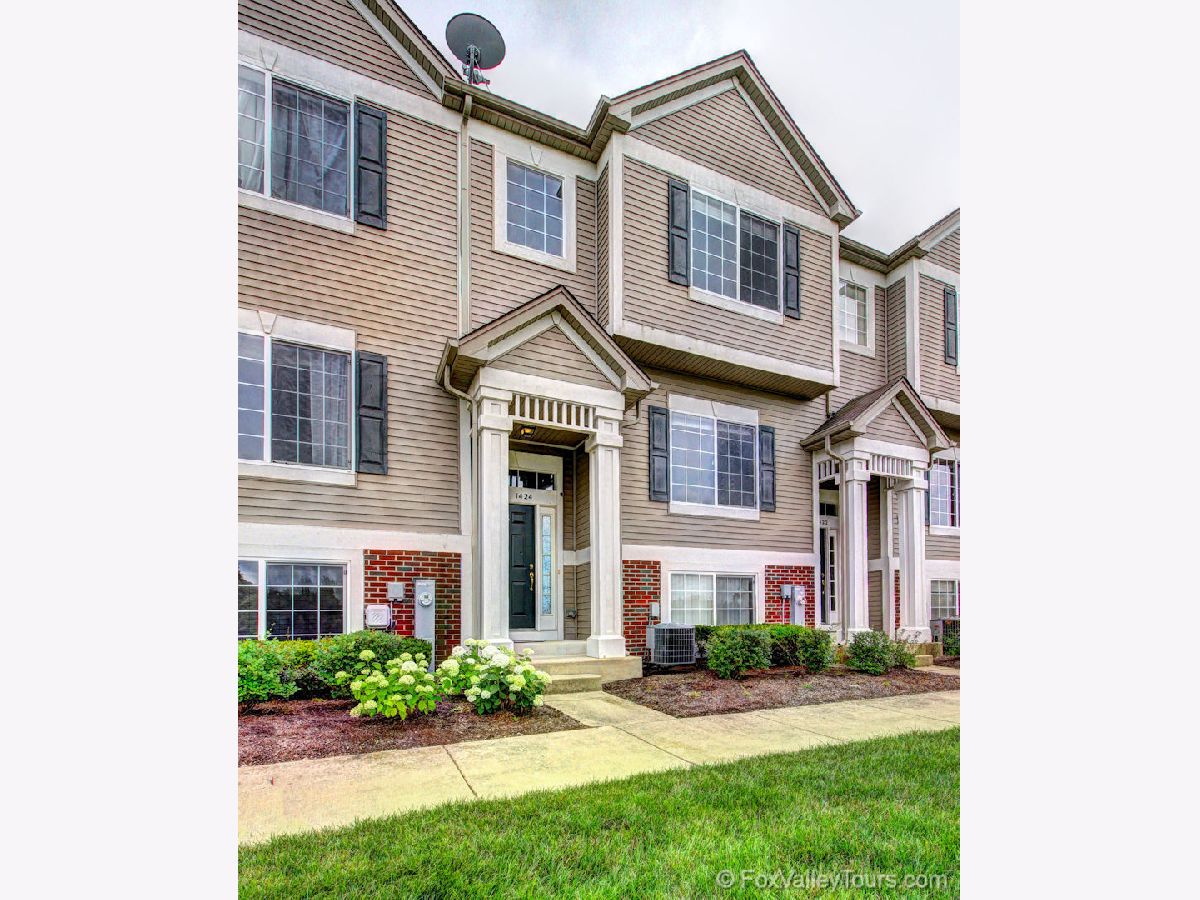 Fieldstone Place Montgomery IL, Townhomes & Homes For Sale & For Rent