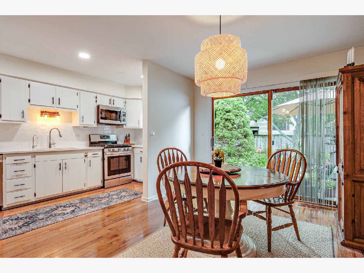 Townhomes Sold Country Club Condos Libertyville Illinois, 825 Country Club