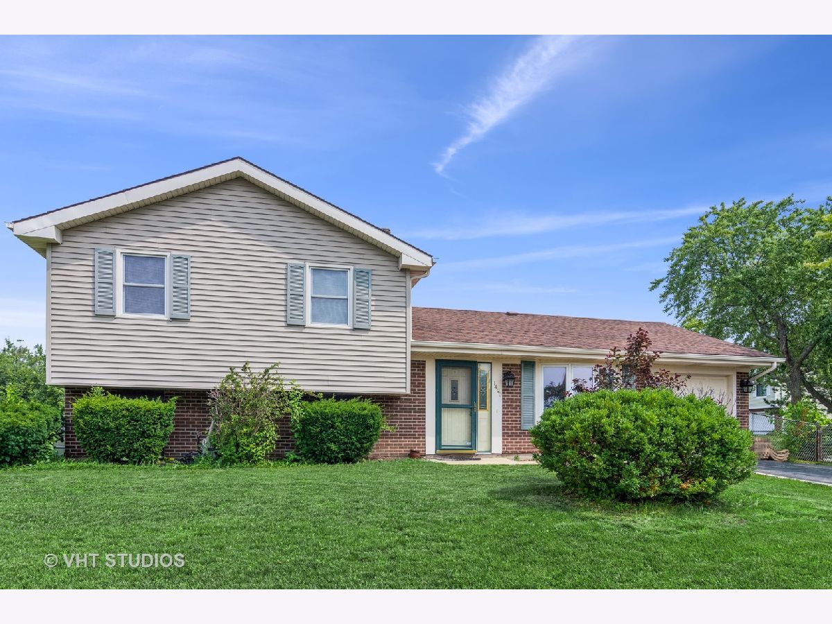Homes & Condos & Townhomes Sold Arbors Hanover Park Illinois, 1490 Nautilus