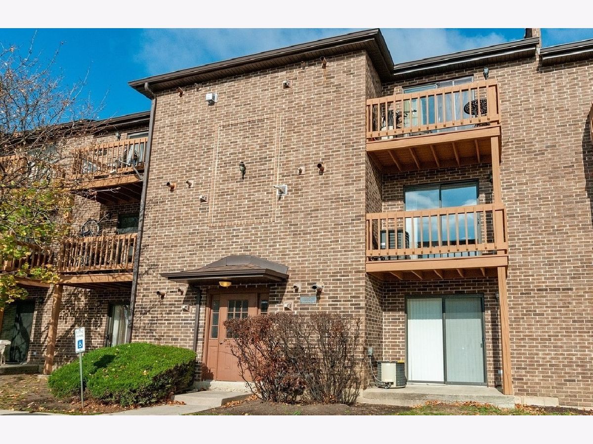 Condominiums Rented The Trails At Abbeywood Lisle Illinois, 2252 Abbeywood
