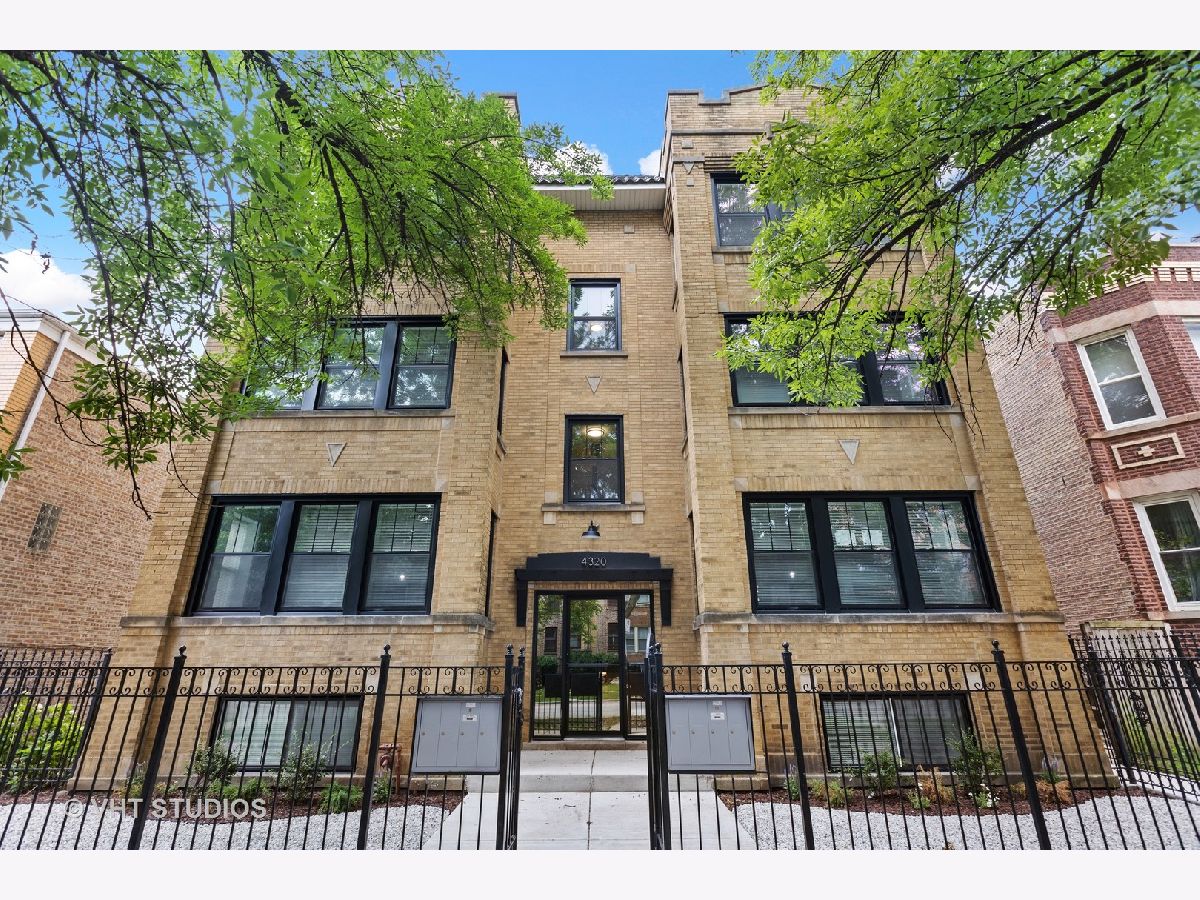 Condominiums & Homes Rented Horner Park Chicago Illinois, 4320 Francisco