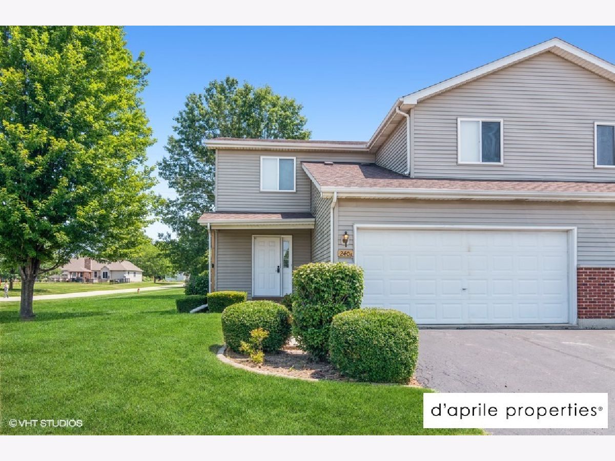 Townhomes & Homes Sold Illowa Farms Somonauk Illinois, 240 Dorothy