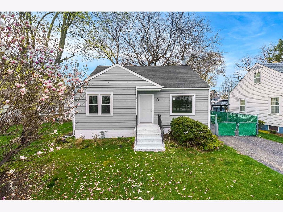 Homes Sold Mundelein Heights Mundelein Illinois, 210 Maple