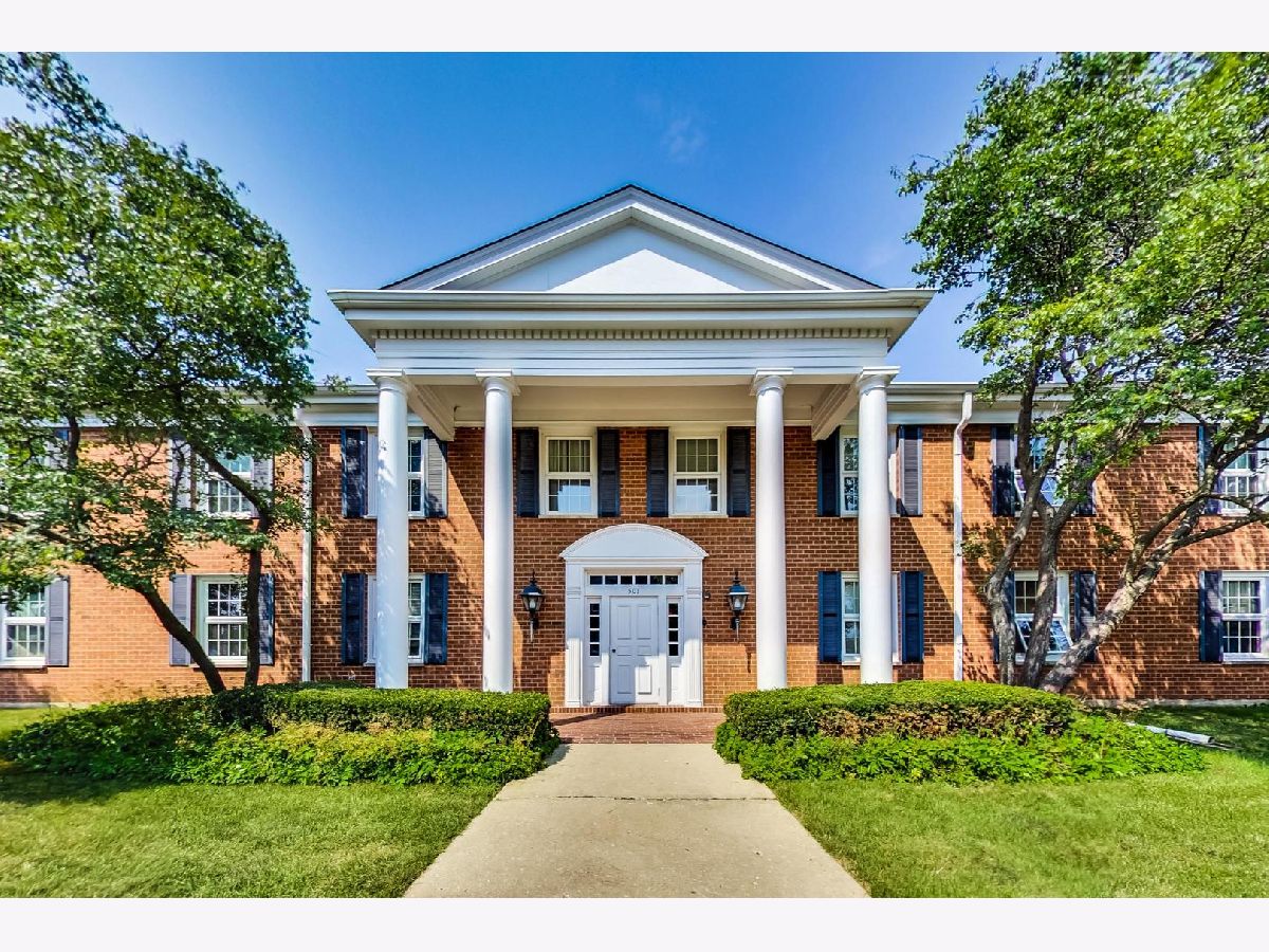 Coventry Club Crystal Lake IL, Condominiums For Sale & For Rent Sadie