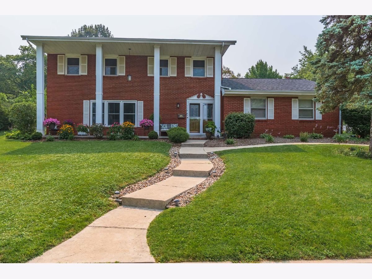 Homes & Condos & Townhomes Sold Fleetwood Bloomington Illinois, 114 Parkview