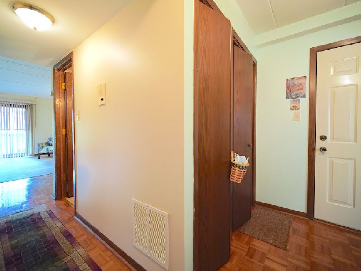 Condominiums Sold Briartree Burbank Illinois, 7542 Briartree