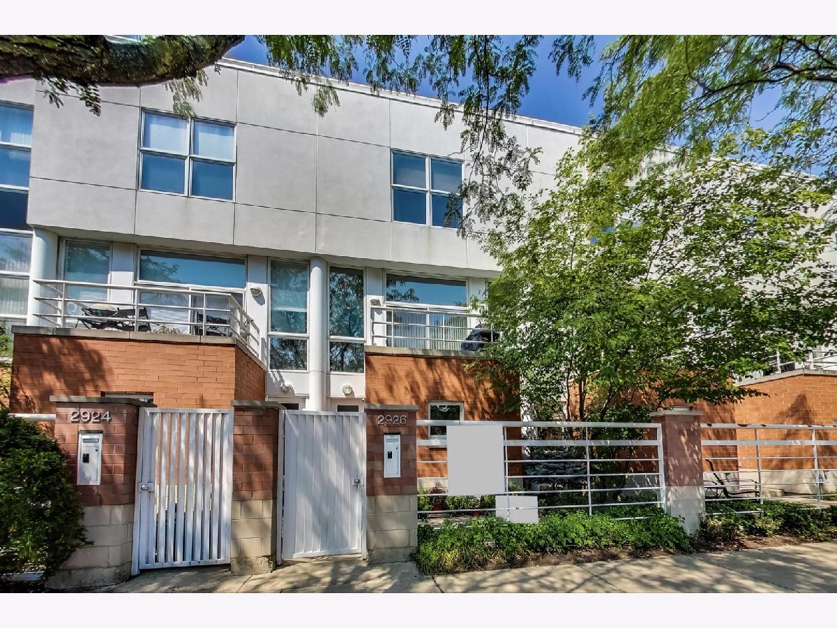 Townhomes & Homes Sold Wellington Park Chicago Illinois, 2926 Paulina