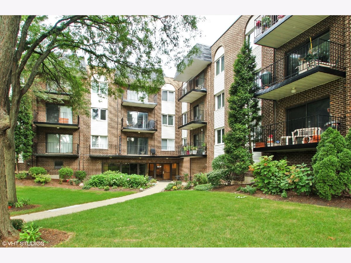 Condominiums Sold Meadows Mount Prospect Illinois, 1200 Northwest