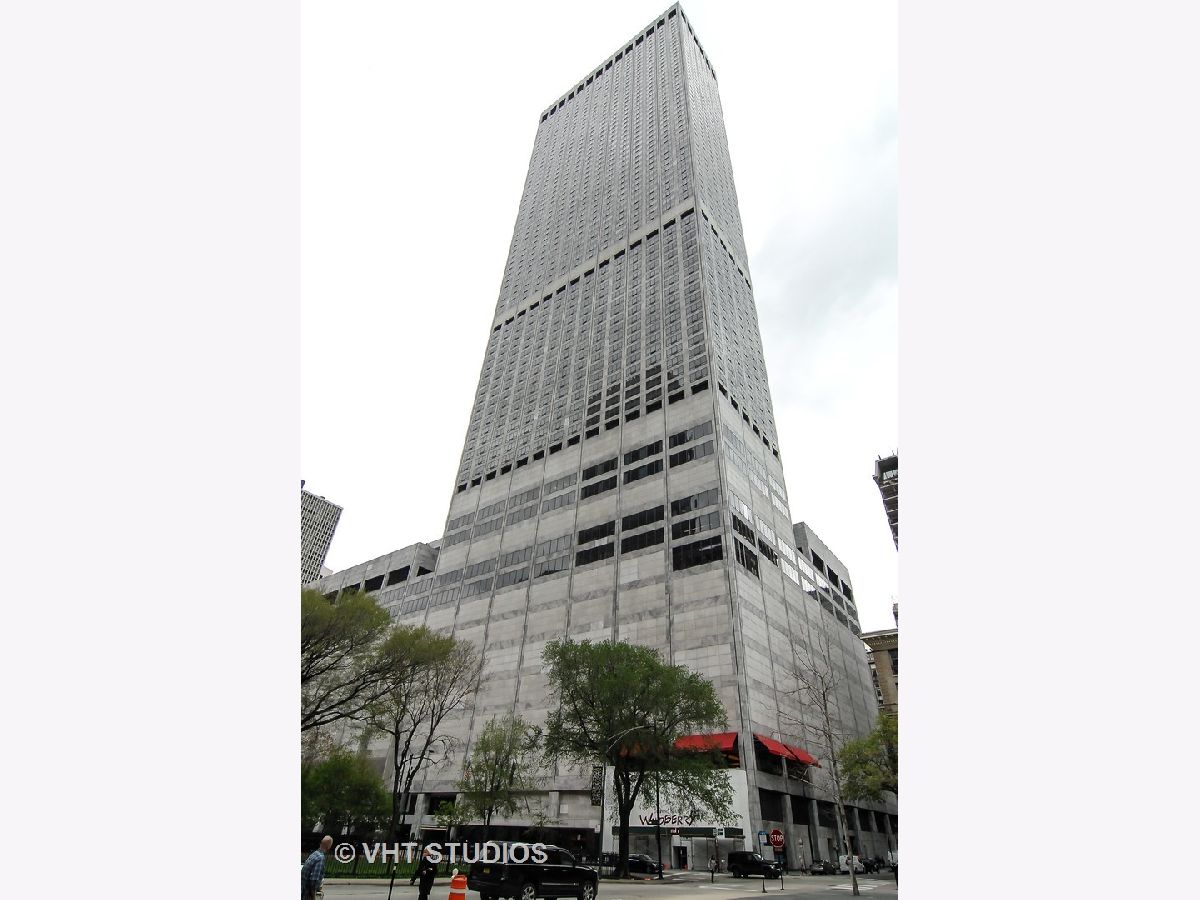 Condominiums Rented Water Tower Residences Chicago Illinois, 180 Pearson