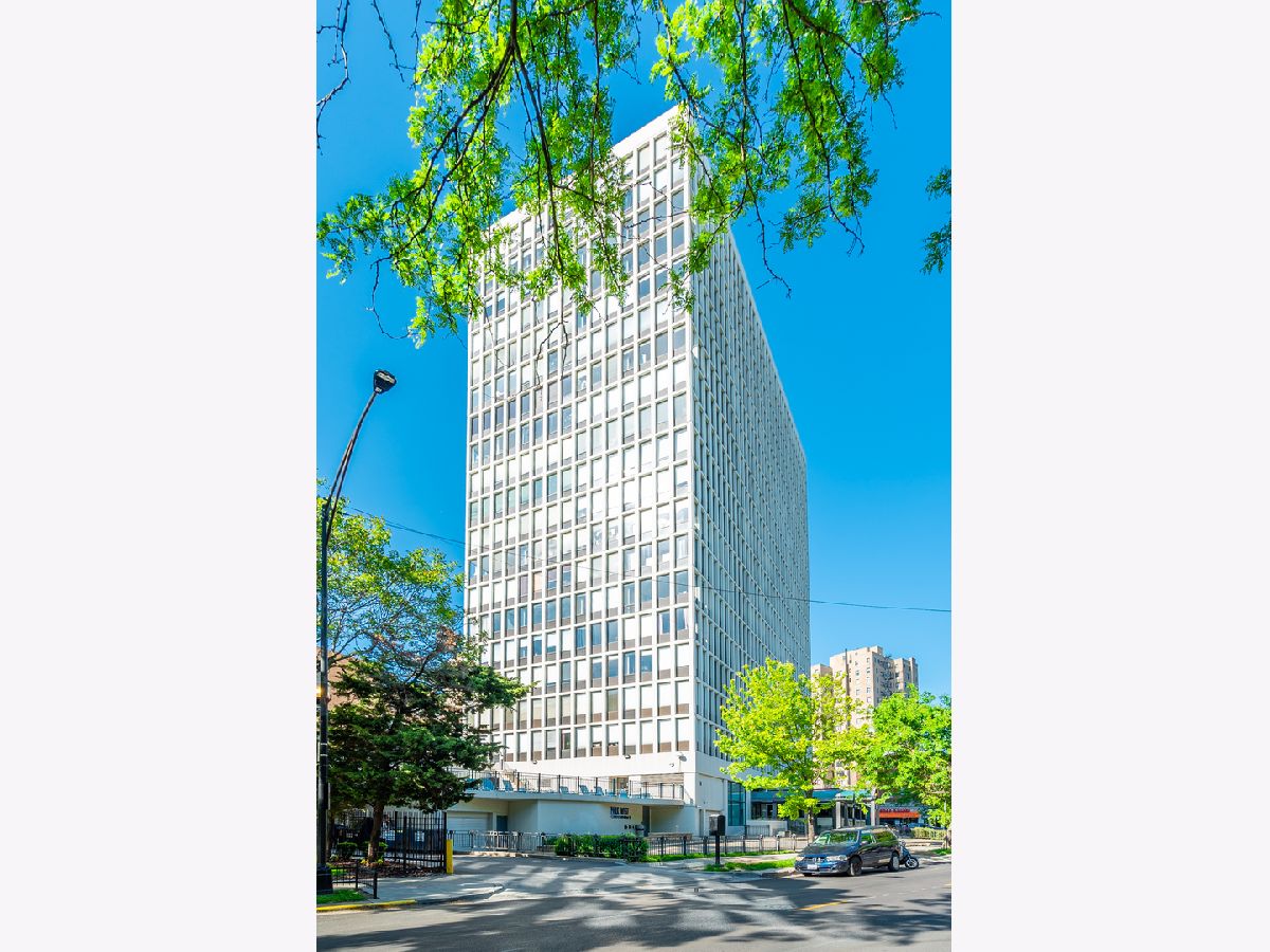 Condominiums Rented Park West Condos Chicago Illinois, 444 Fullerton