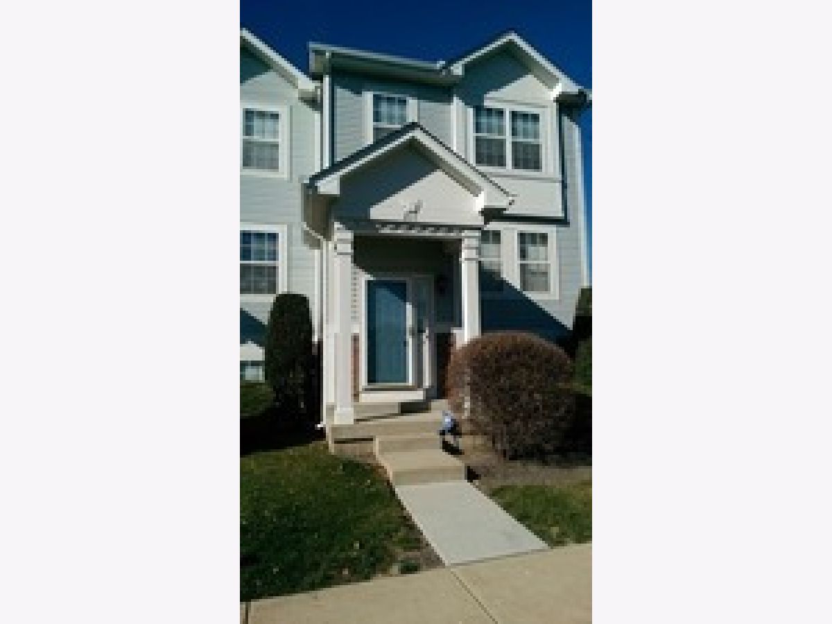 Rented Hainesville Illinois, 211 Holiday