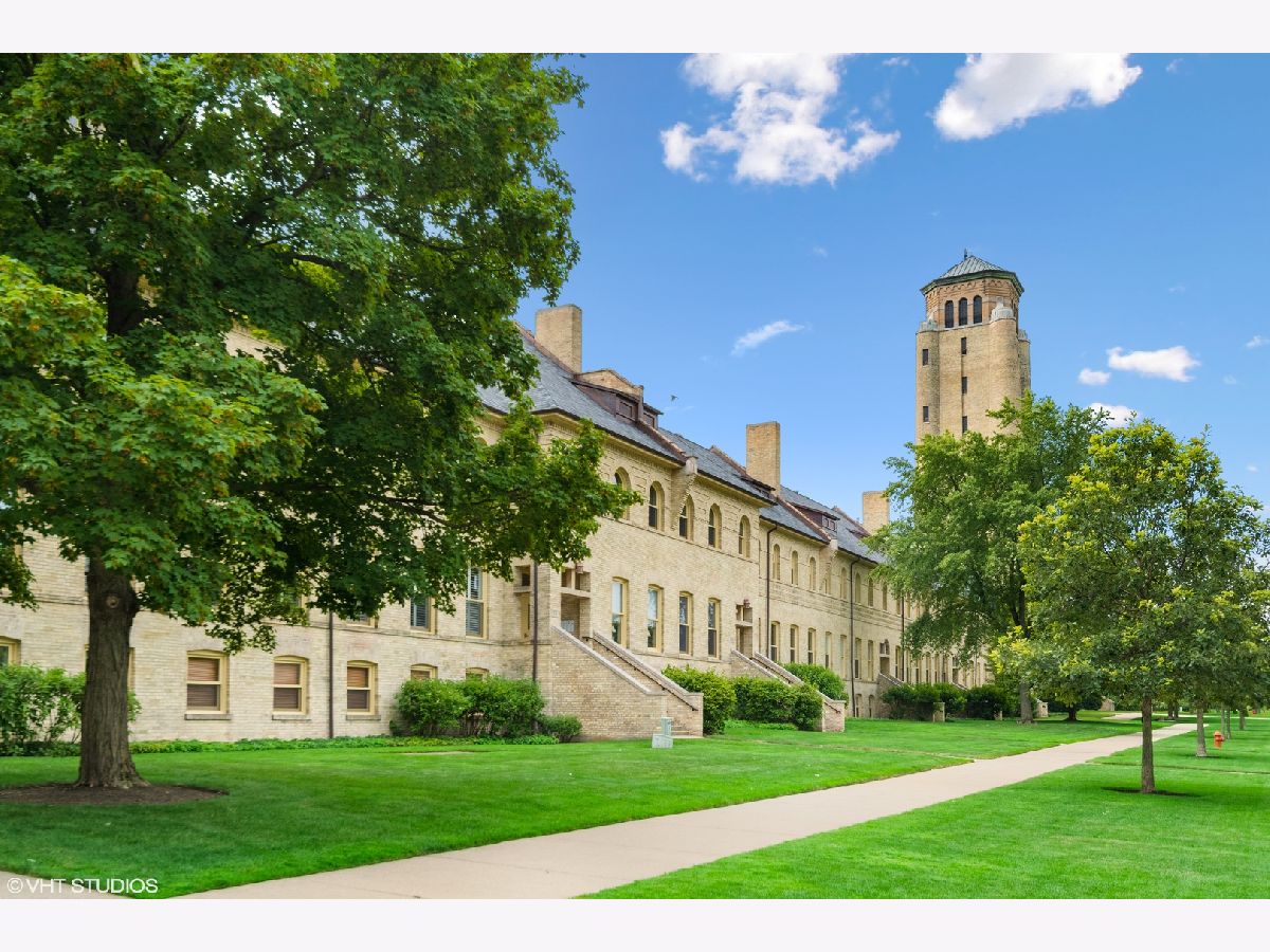 Condos & Townhomes & Homes Rented Fort Sheridan Highland Park Illinois, 154 Leonard Wood South