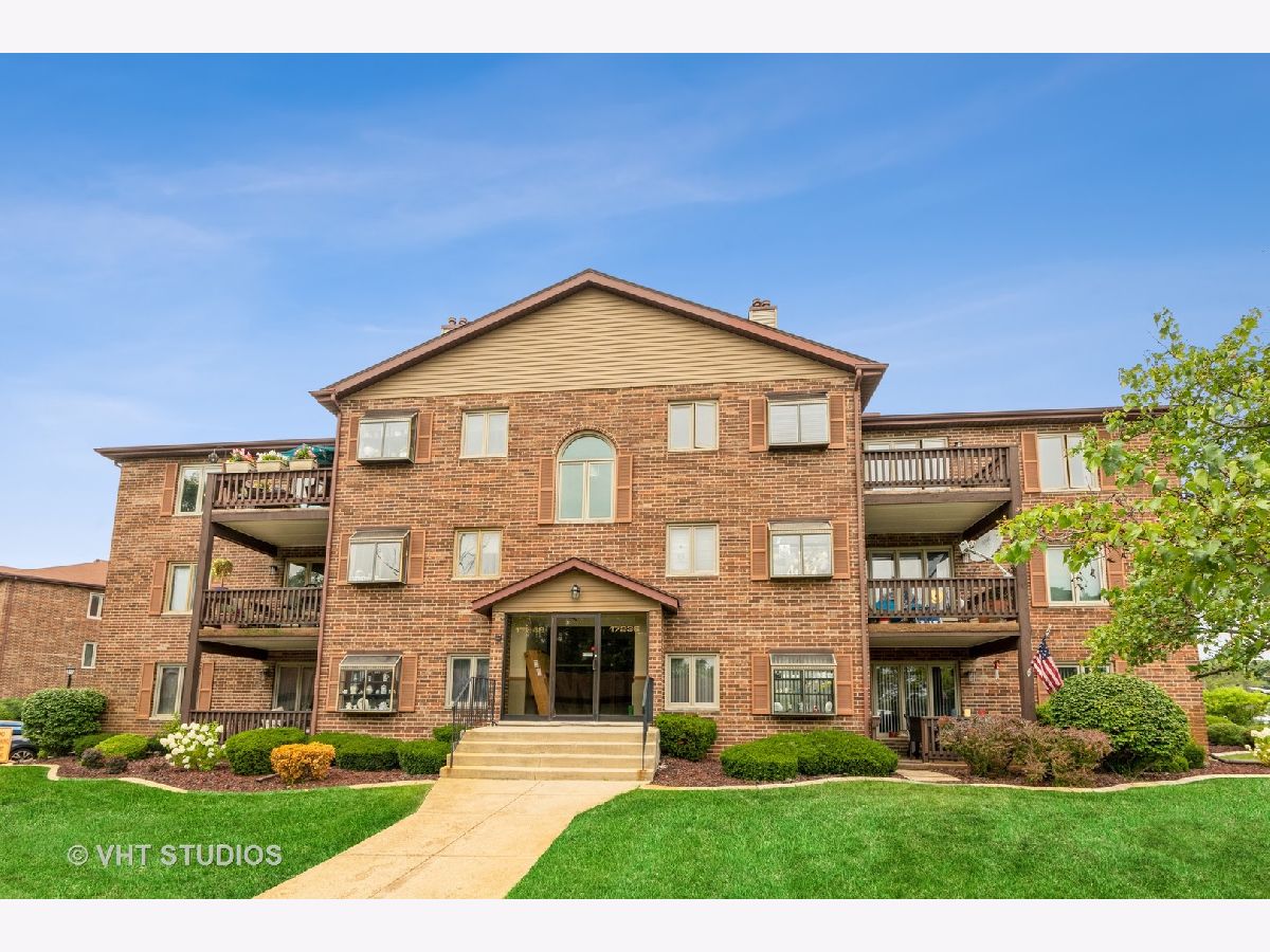 Condominiums Sold Ridgepointe Woods Tinley Park Illinois, 17242 Ridgeland