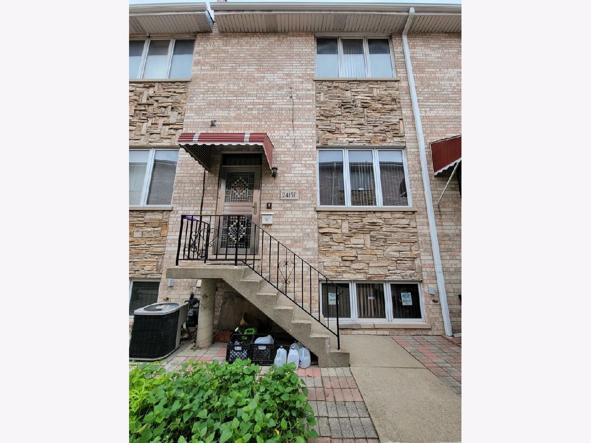 Townhomes & Condos & Homes Rented Armour Square Chicago Illinois, 2415 Normal