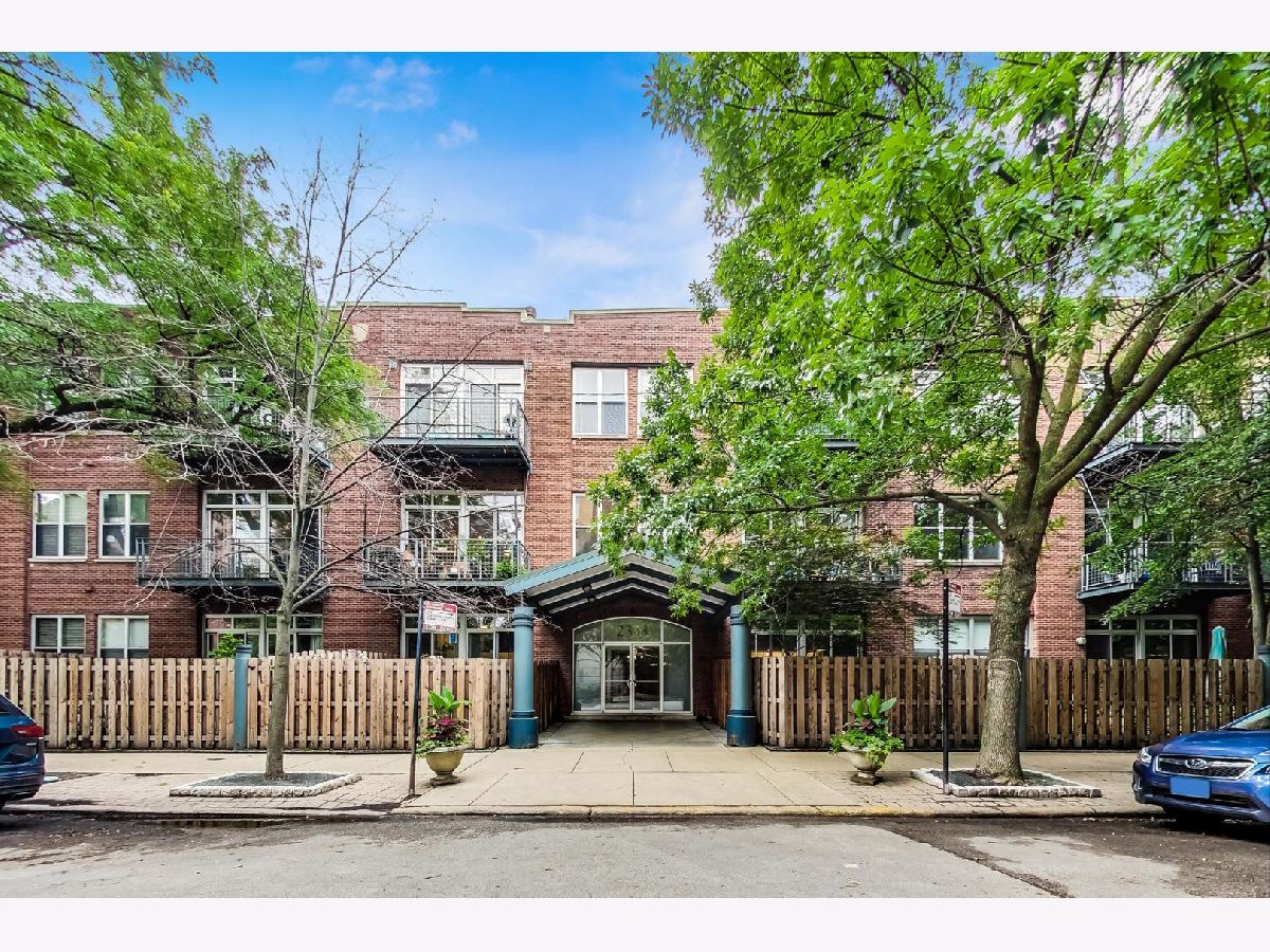 Condominiums Sold St Paul Condos Chicago Illinois, 2333 Saint Paul