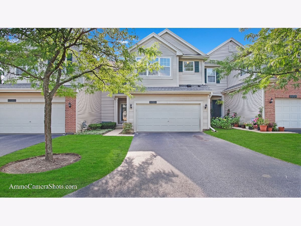 Townhomes Sold Westfield Square Glendale Heights Illinois, 1002 Windsong