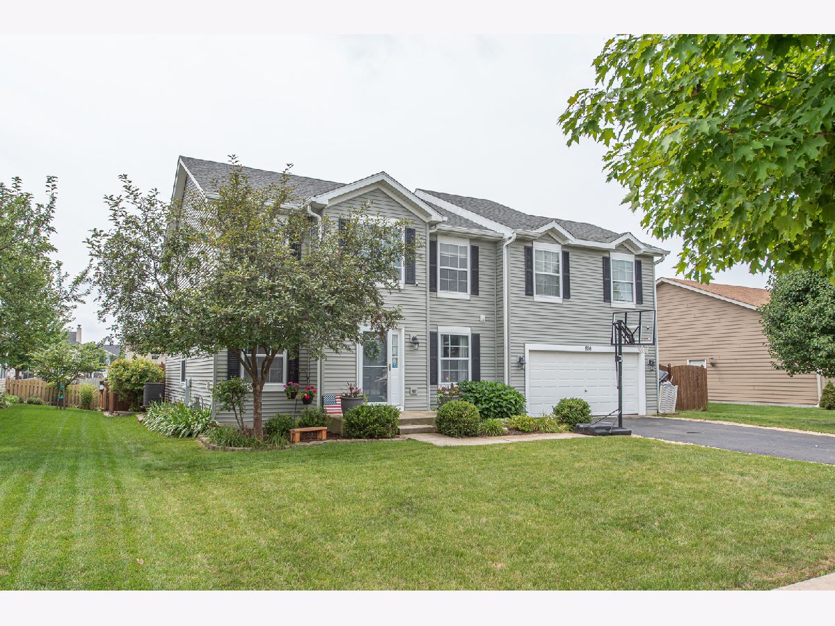 Homes & Condos & Townhomes Sold Arbor Lakes Minooka Illinois, 626 Oakwood