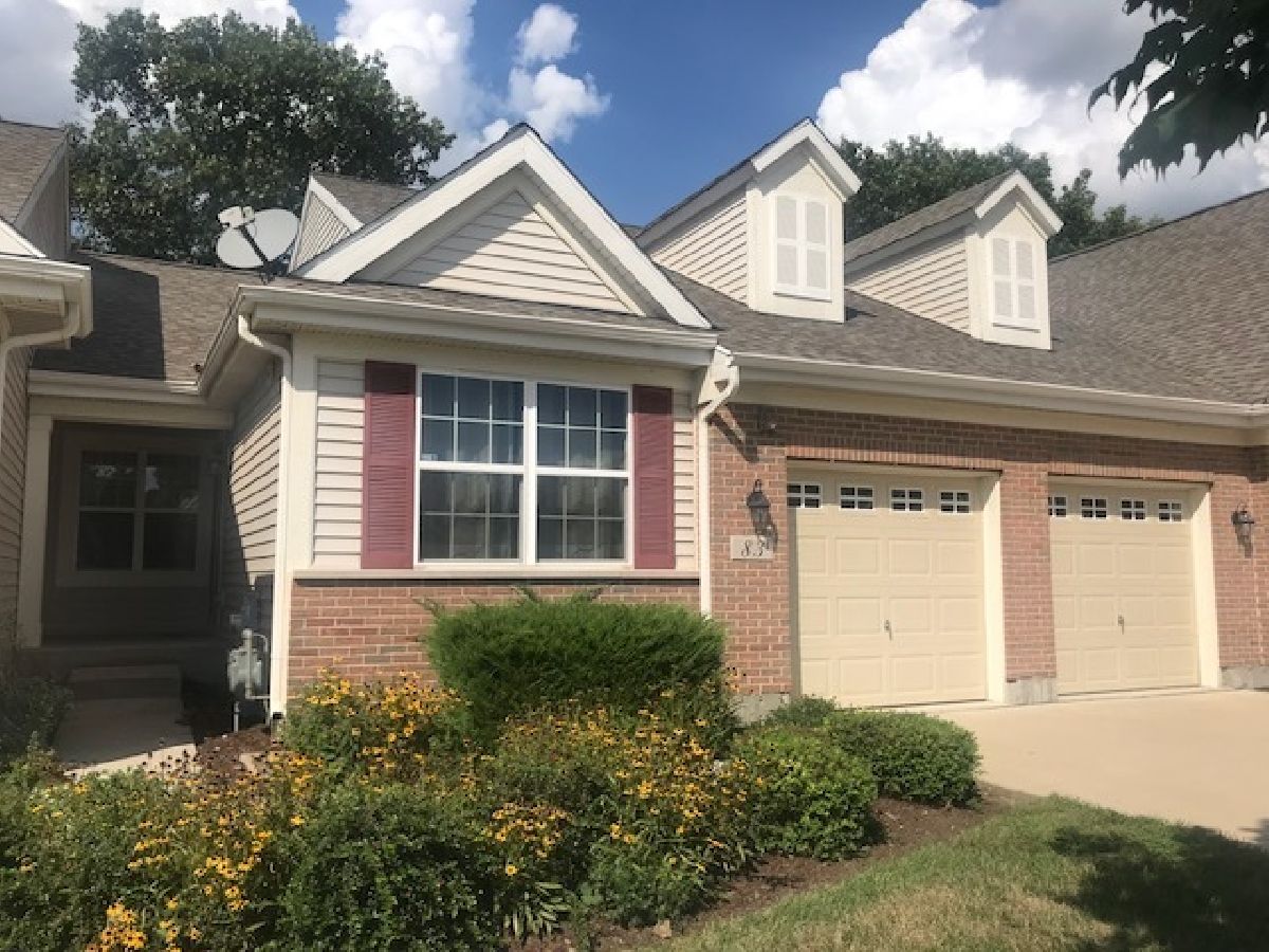Townhomes Rented Sutton Ridge Streamwood Illinois, 83 Tall Grass
