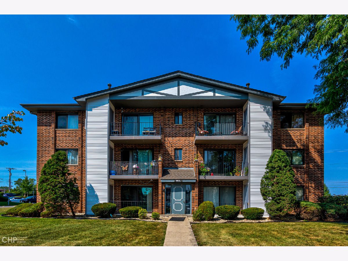 Condominiums Sold Winston Commons Tinley Park Illinois, 16610 Theresa