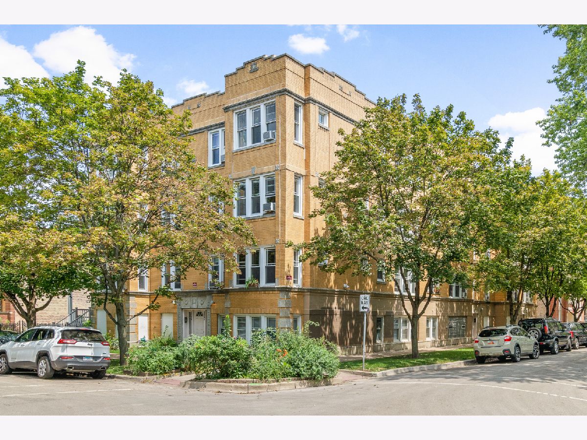 Homes & Condos & Townhomes Sold Logan Boulevard Chicago Illinois, 2658 Altgeld