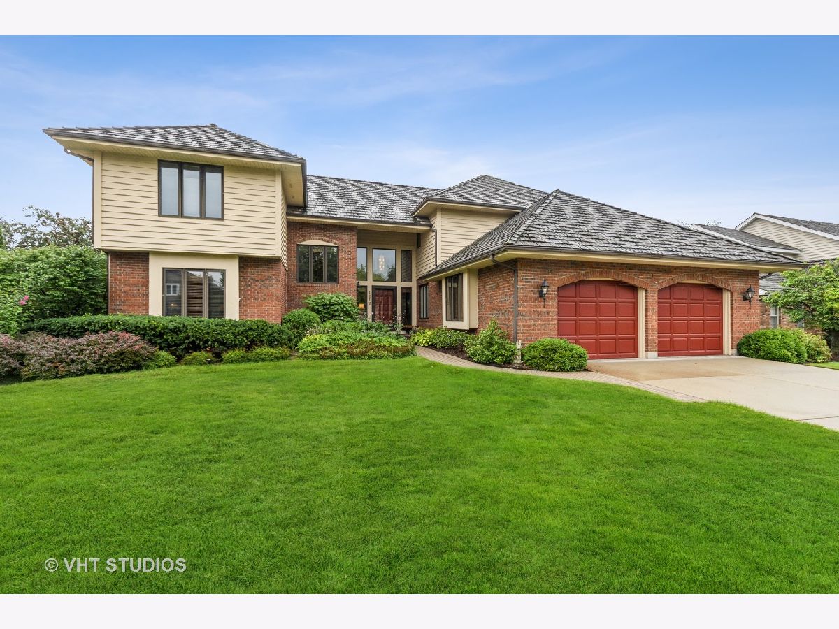 Homes Sold Interlaken Ridge Libertyville Illinois, 1212 Loyola