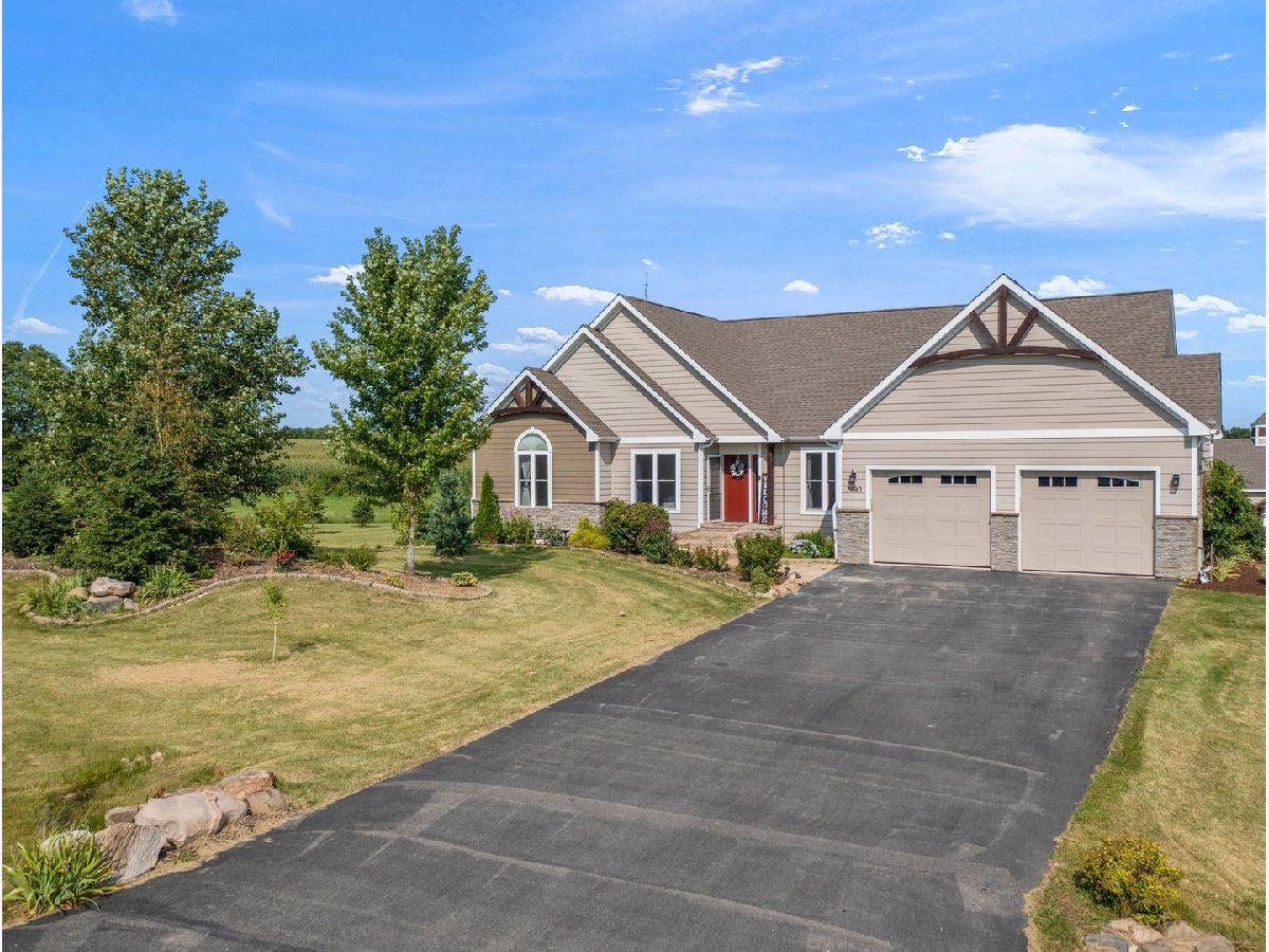 Homes Rented Tanglewood Trails Yorkville Illinois, 7990 Tanglewood Trails