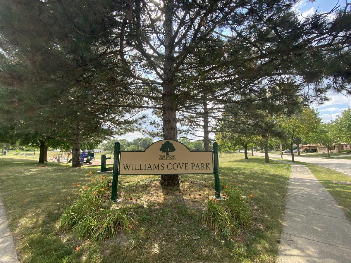 Homes Sold Farmingdale Cove Westmont Illinois, 1401 Williams