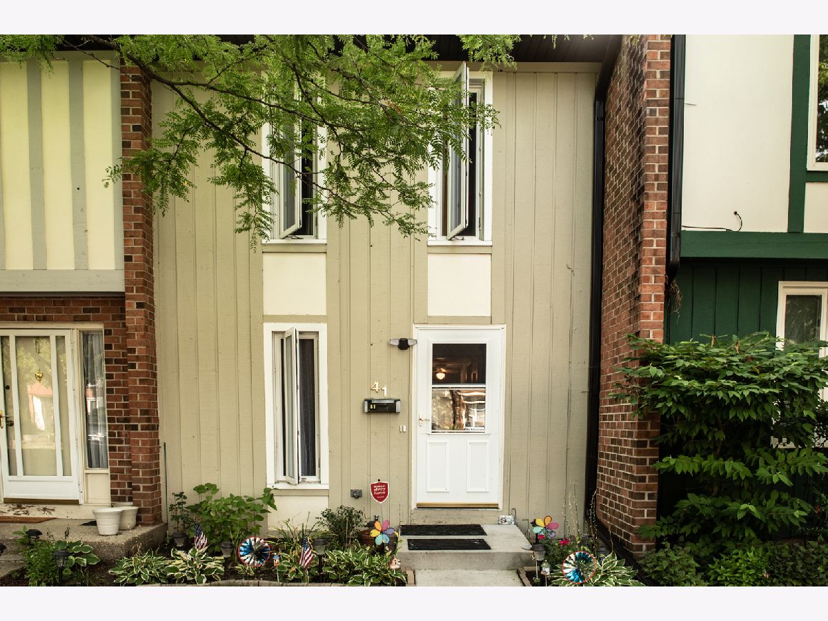 Townhomes Sold Garden Quarter Elgin Illinois, 41 Cypress