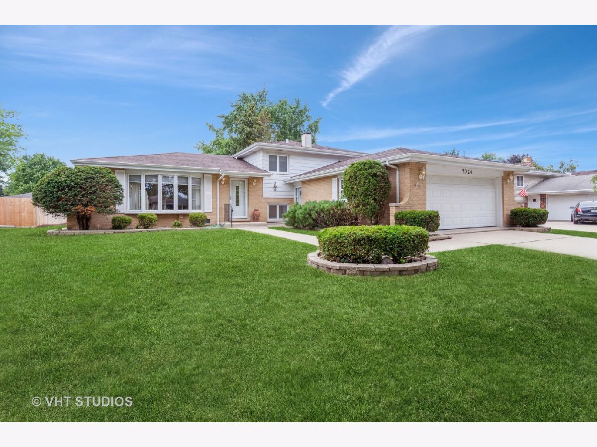 Homes & Condos & Townhomes Sold Farmingdale Downers Grove Illinois, 7024 Osage